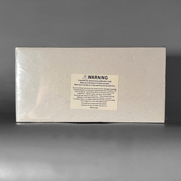 2 Holiday Floating Candles - Picture 3 of 3